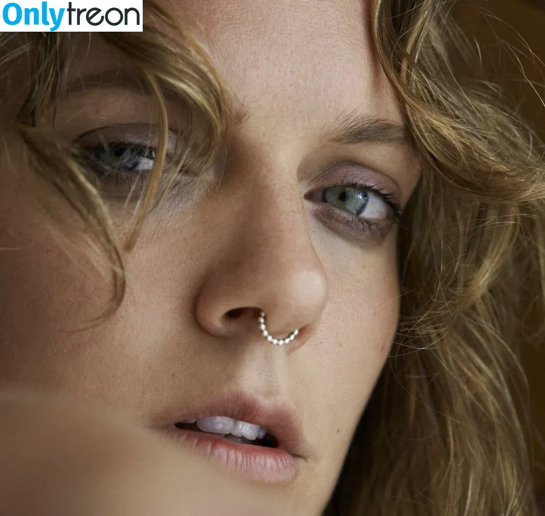 Tove Lo nude photo #0191 (cupfullofinsanity / tovelo)