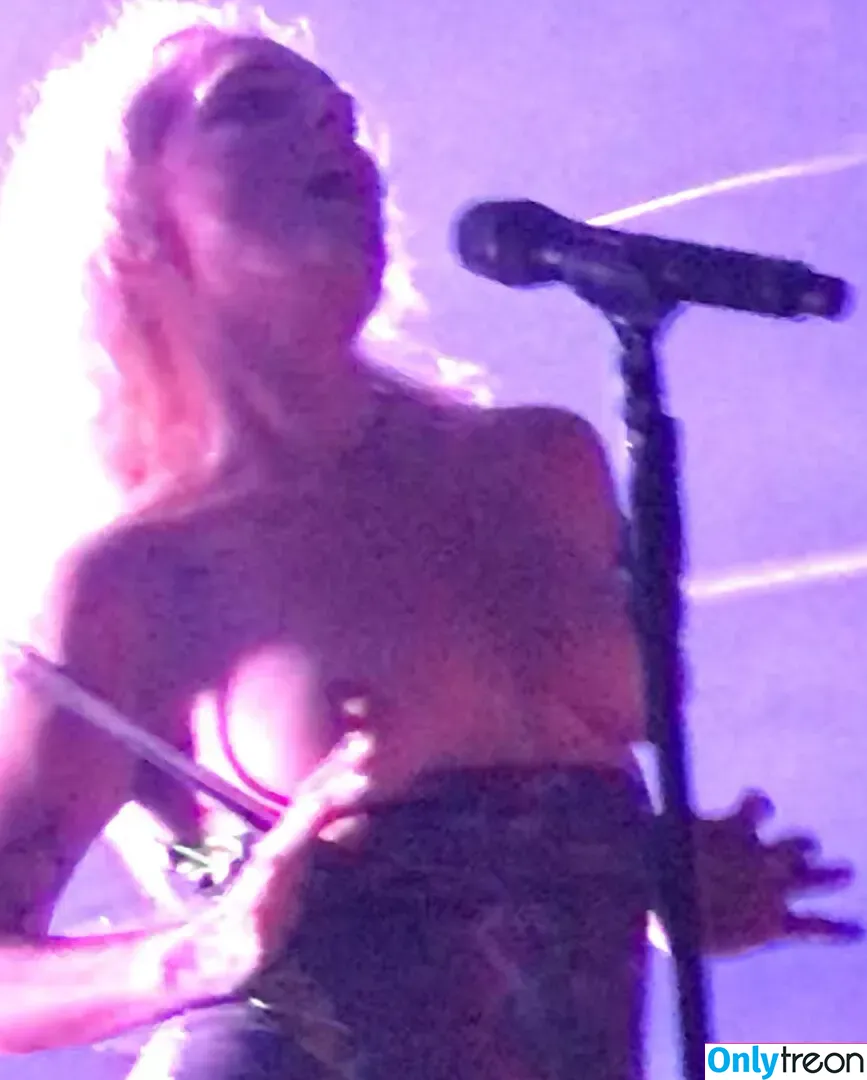 Tove Lo nude photo #0202 (cupfullofinsanity / tovelo)