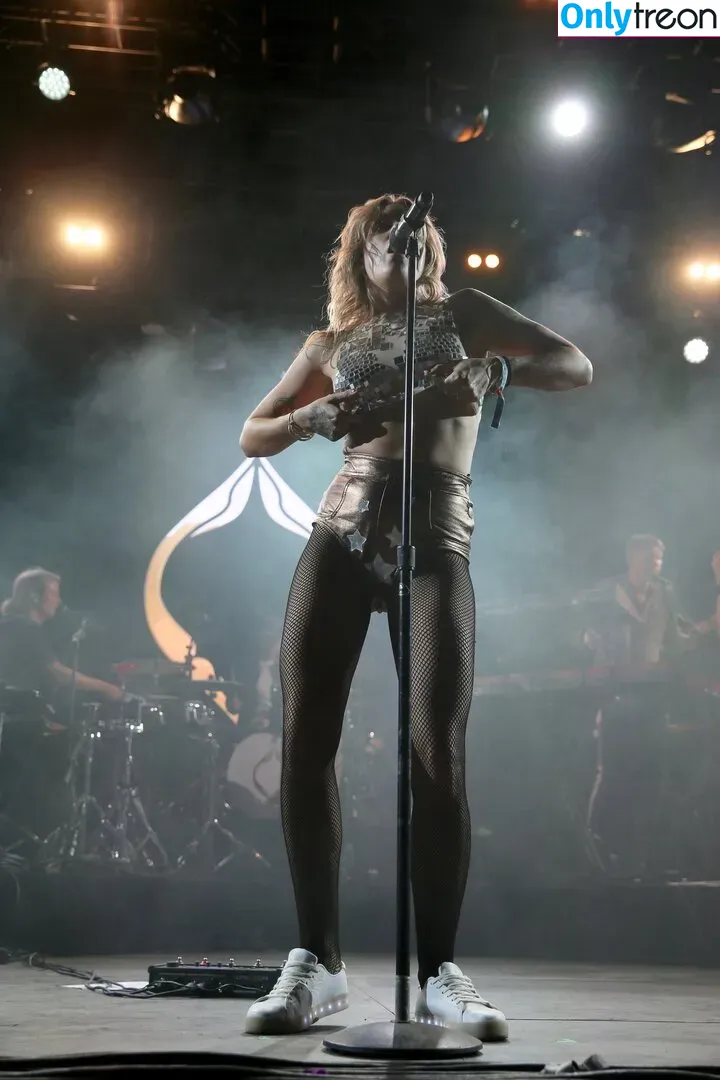 Tove Lo nude photo #0214 (cupfullofinsanity / tovelo)