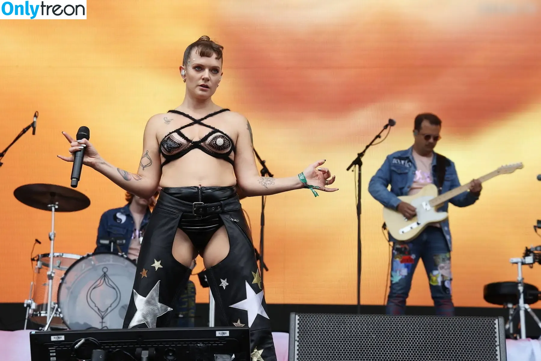 Tove Lo nude photo #0586 (cupfullofinsanity / tovelo)
