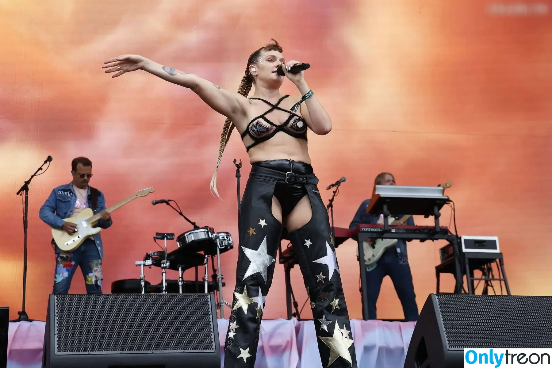Tove Lo nude photo #0596 (cupfullofinsanity / tovelo)
