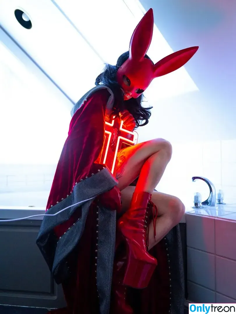 Toxic Vision nude photo #0021 (Sharon Ehman / toxicvision)