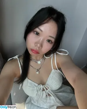 tr.ivia / triviago nude photo #0009