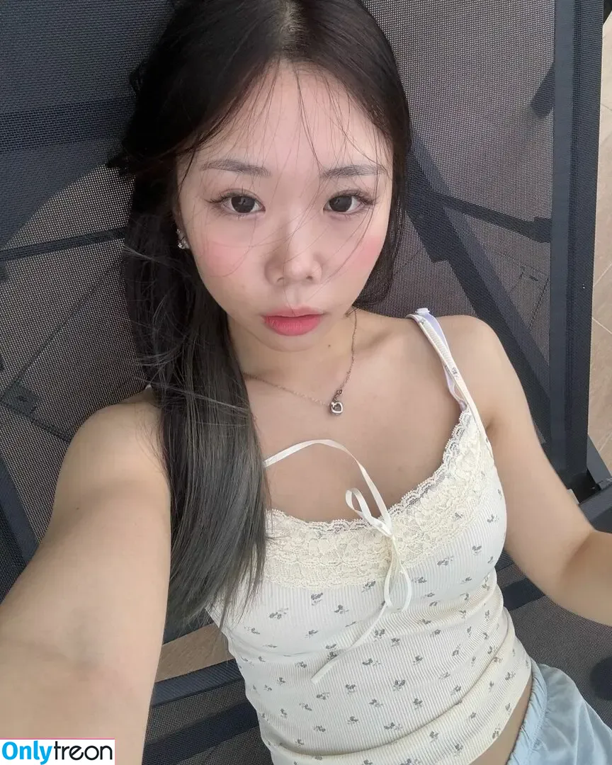 tr.ivia nude photo #0002 (triviago)