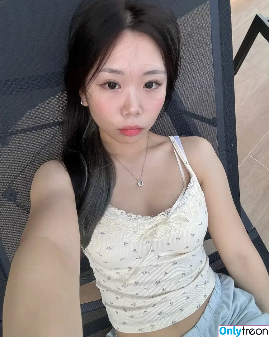 tr.ivia nude photo #0003 (triviago)