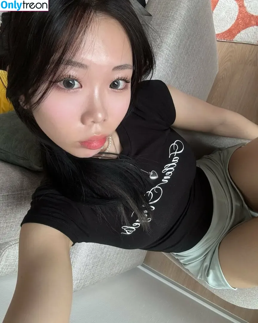 tr.ivia nude photo #0007 (triviago)