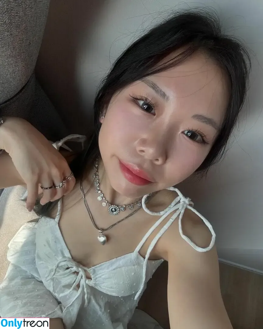 tr.ivia nude photo #0008 (triviago)