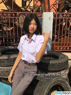 Trans Ladyboy Lily / LilySG / SingaporeLily / pimrada_lily nude photo #0001