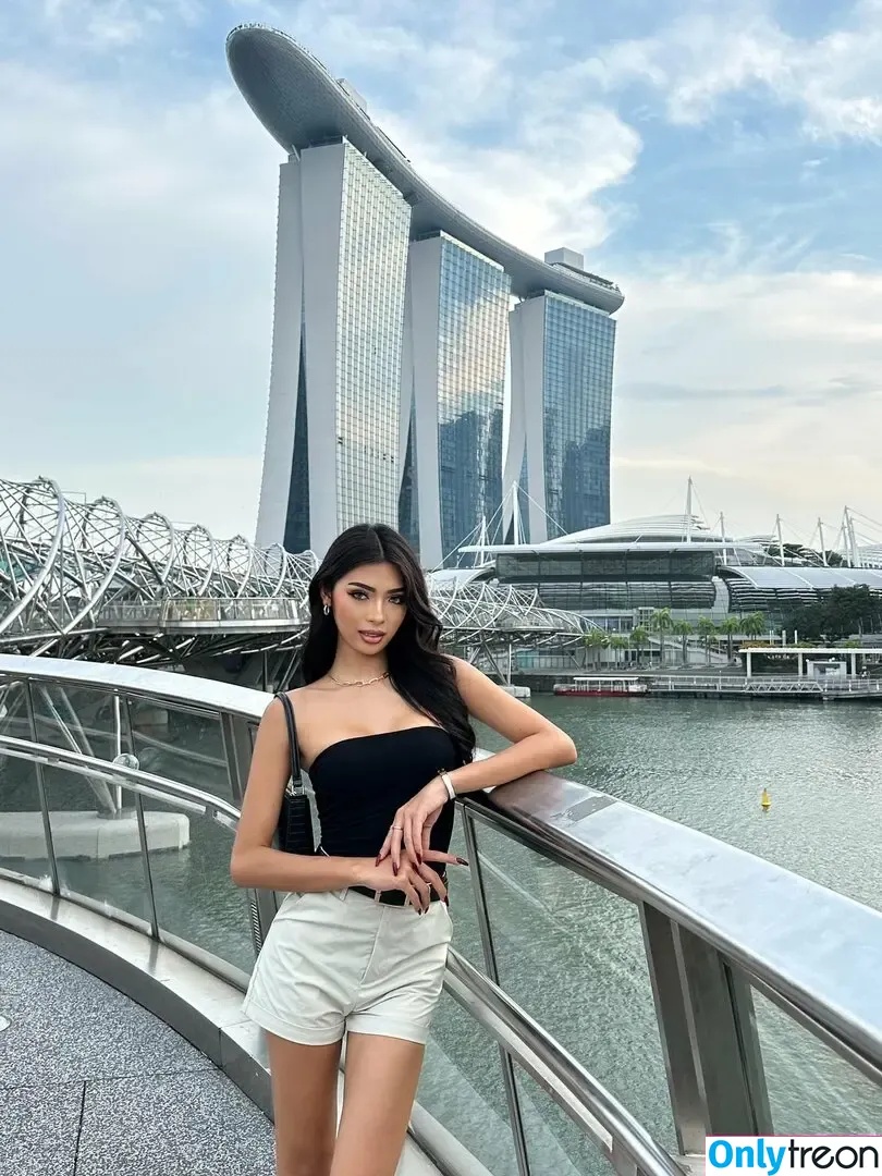 Trans Ladyboy Lily nude photo #0002 (LilySG / SingaporeLily / pimrada_lily)