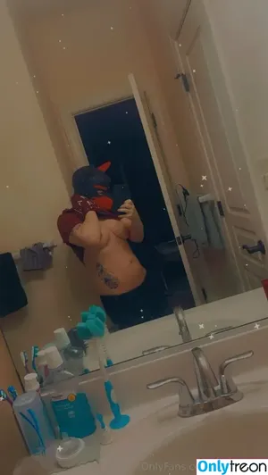 trans.mutt / shark.mutt nude photo #0027