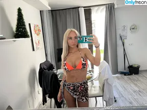  nude photo #0009