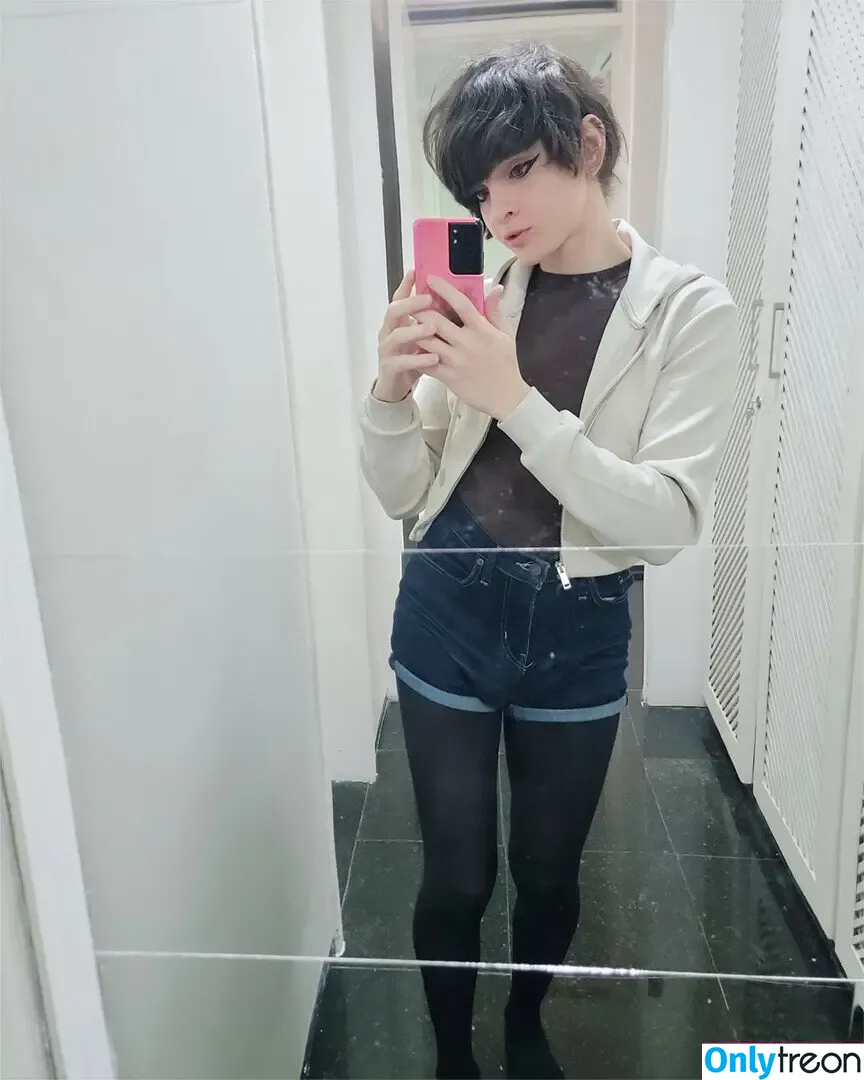 trappychan_ nude photo #0051 (trappychan)