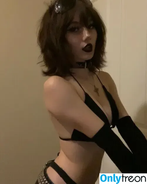 Trinity Manaj nude photo #0001 (trinitymanaj)