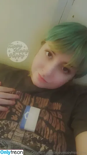 trippyhippypoppyfree / trippy_hippy_bruh nude photo #0016