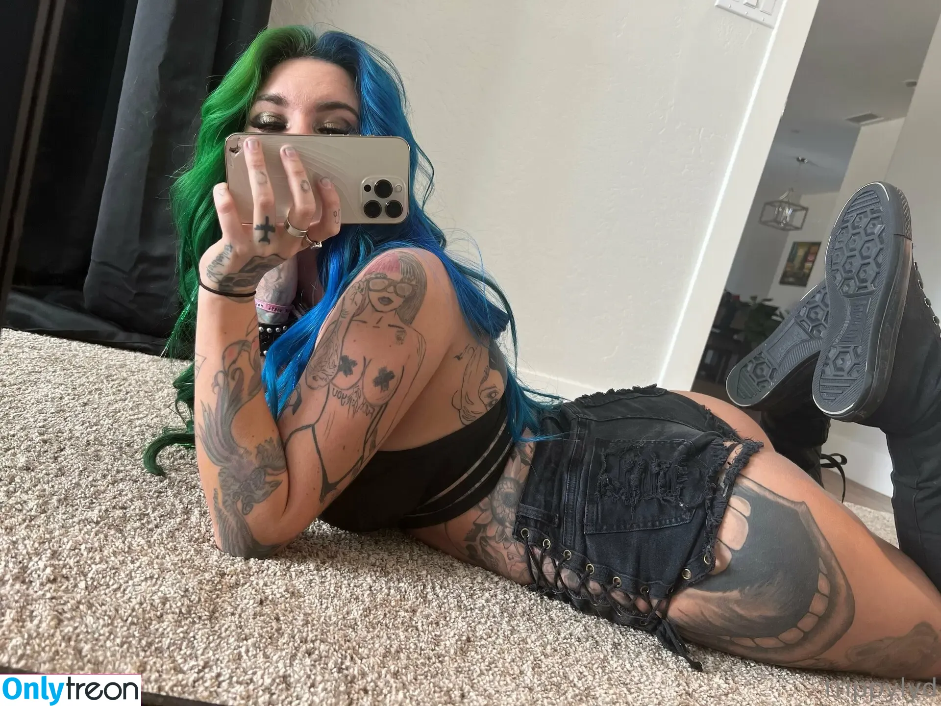 trippylyd nude photo #0022 (trippylyd)