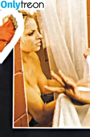 Trish Stratus / trishstratuscom nude photo #1477