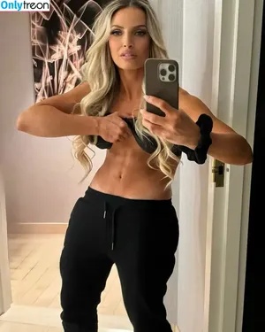 Trish Stratus / trishstratuscom nude photo #1486