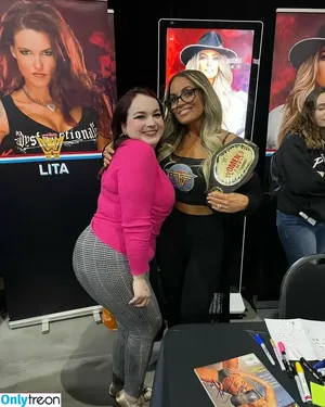 Trish Stratus / trishstratuscom nude photo #1569
