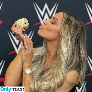 Trish Stratus / trishstratuscom nude photo #1677