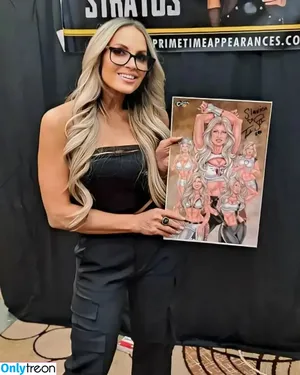 Trish Stratus / trishstratuscom nude photo #1701