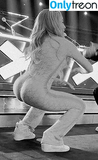 Trish Stratus nude photo #1651 (trishstratuscom)