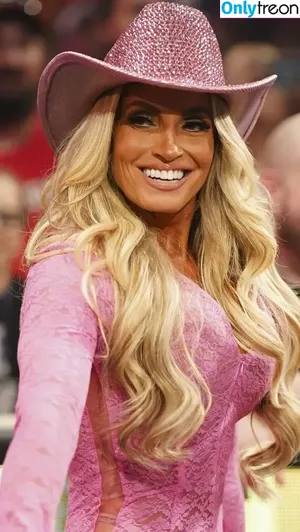 Trish Stratus / trishstratuscom nude photo #2422