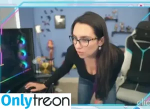 Trisha Hershberger / thatgrltrish nude photo #0277
