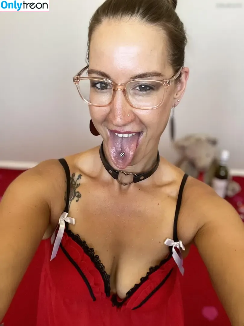 Trishaslife nude photo #0037 (_pleasuretoyqueen / pleasuretoyqueen)