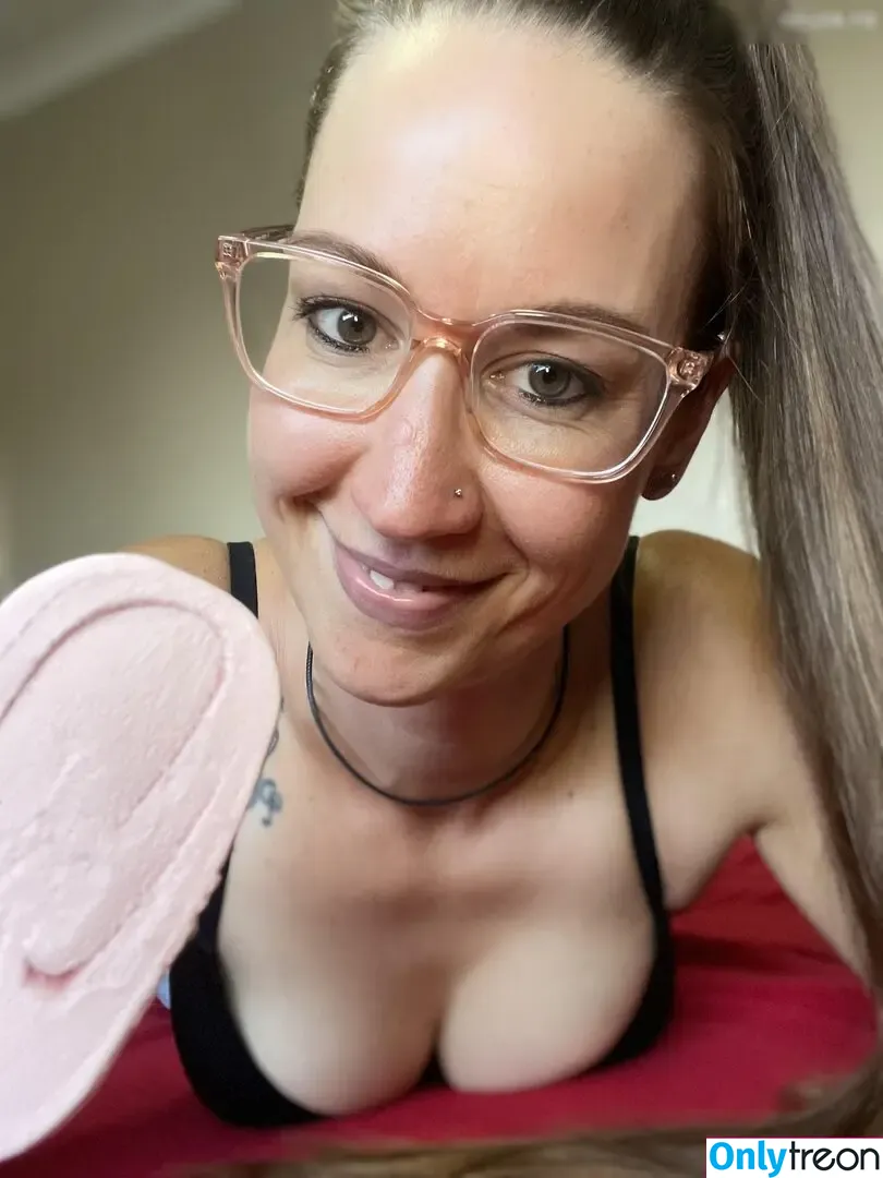 Trishaslife nude photo #0086 (_pleasuretoyqueen / pleasuretoyqueen)