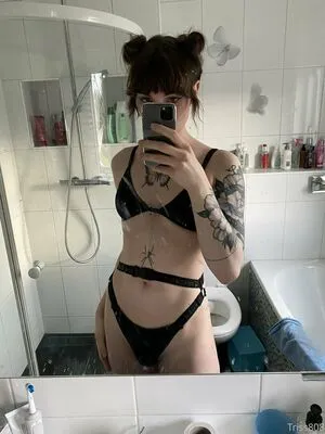 Triss808 / Dankengine18 / trissbb nude photo #0176