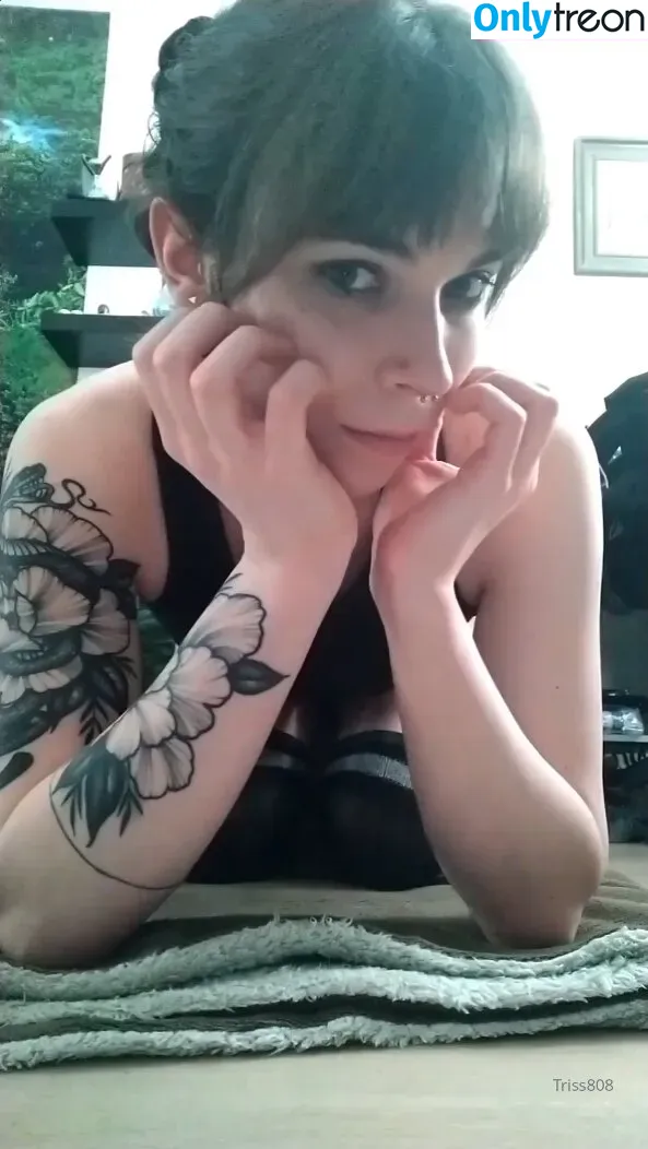 Triss808 nude photo #0002 (Dankengine18 / trissbb)