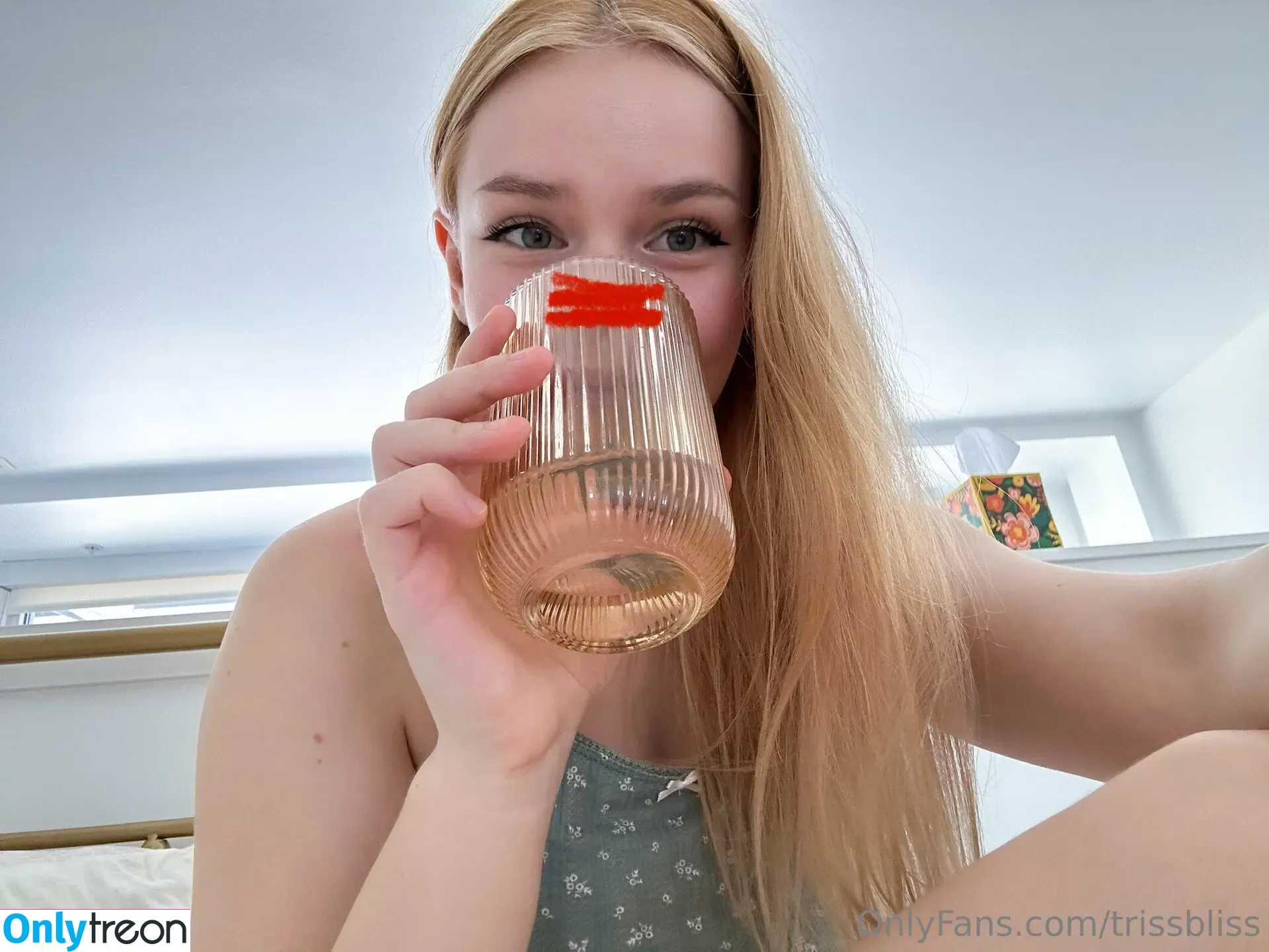 trissbliss nude photo #0002 (trissbliss)