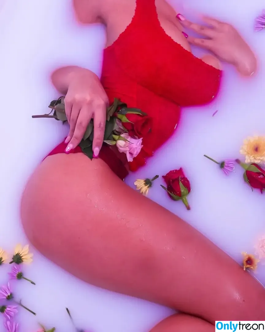 Trixielovestrix nude photo #0013 (Trixielovestrix)