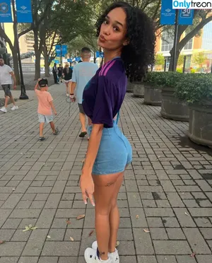Tropicalkurls / morekurls nude photo #0005
