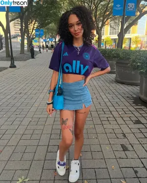 Tropicalkurls / morekurls nude photo #0007