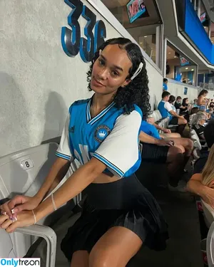 Tropicalkurls / morekurls nude photo #0024