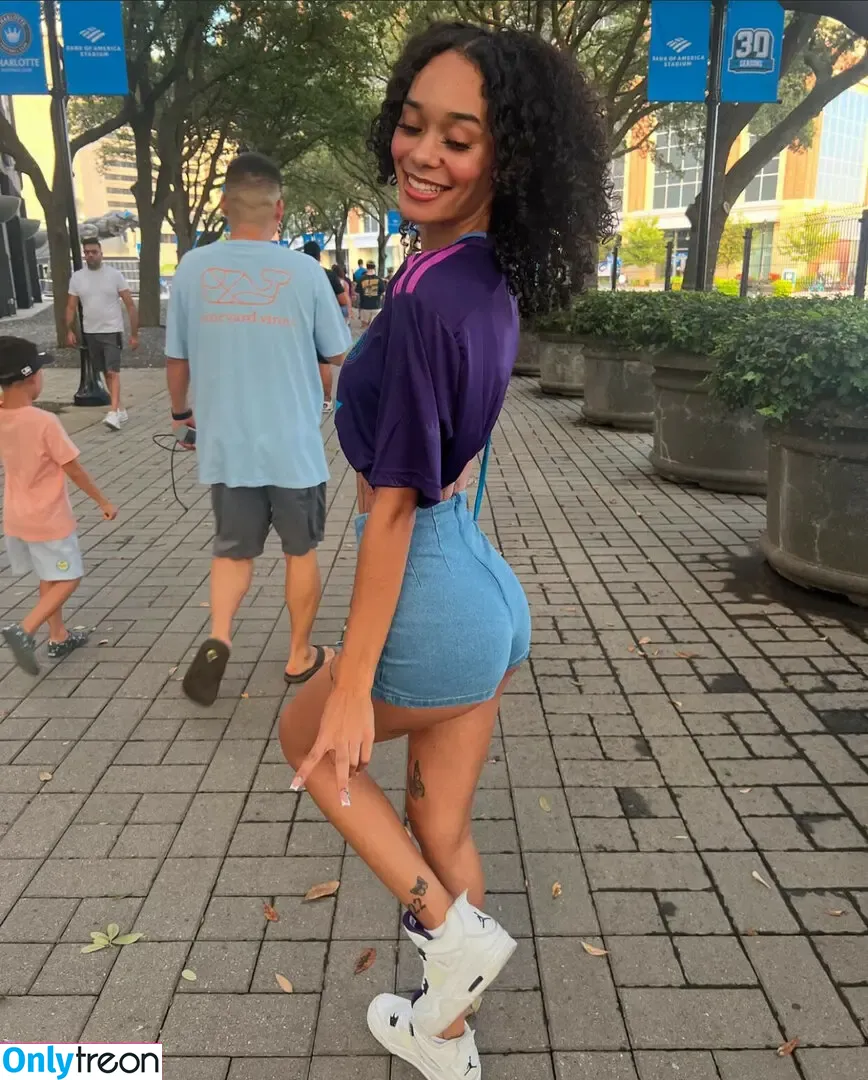 Tropicalkurls nude photo #0004 (morekurls)