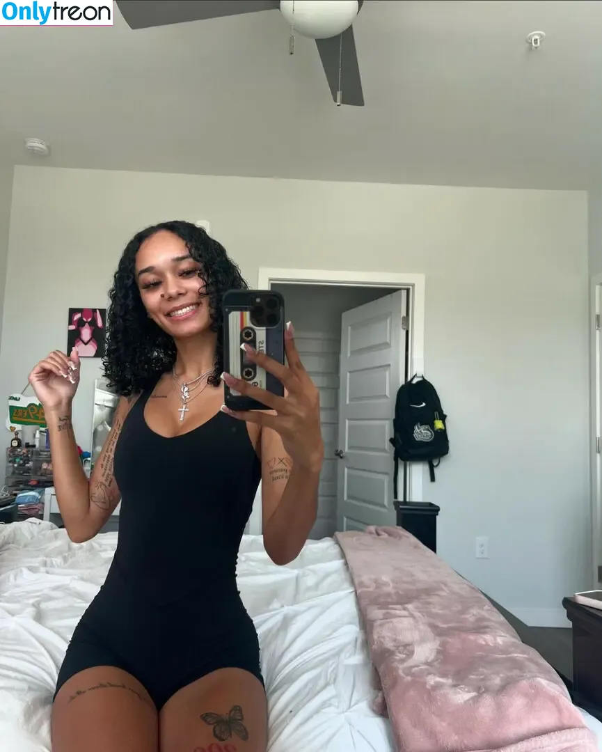 Tropicalkurls nude photo #0018 (morekurls)
