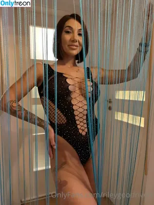 truebellee / truebelle_official nude photo #0015
