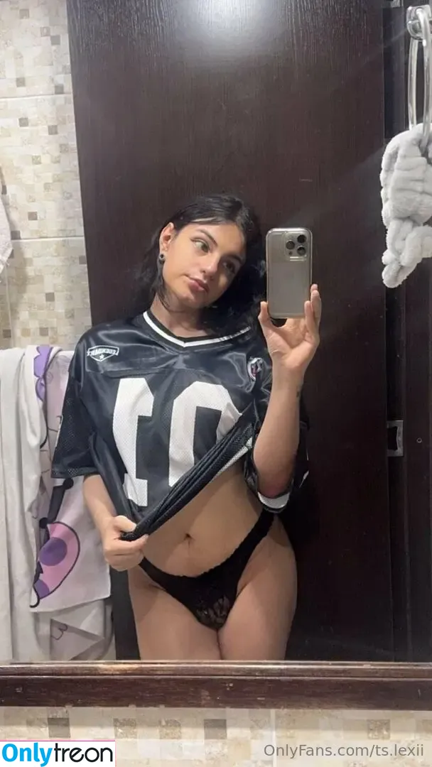 ts.lexii nude photo #0076 (ts.lexii)