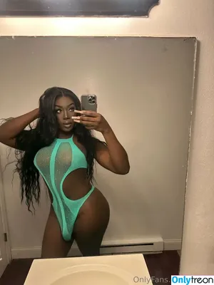 tsgigii / gigiitheblackbarbiee nude photo #0006