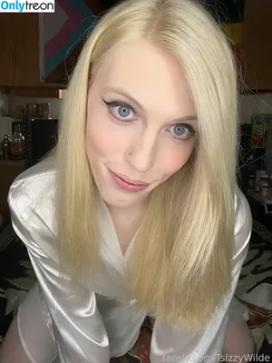 TsIzzyWilde / realizzywilde nude photo #0290