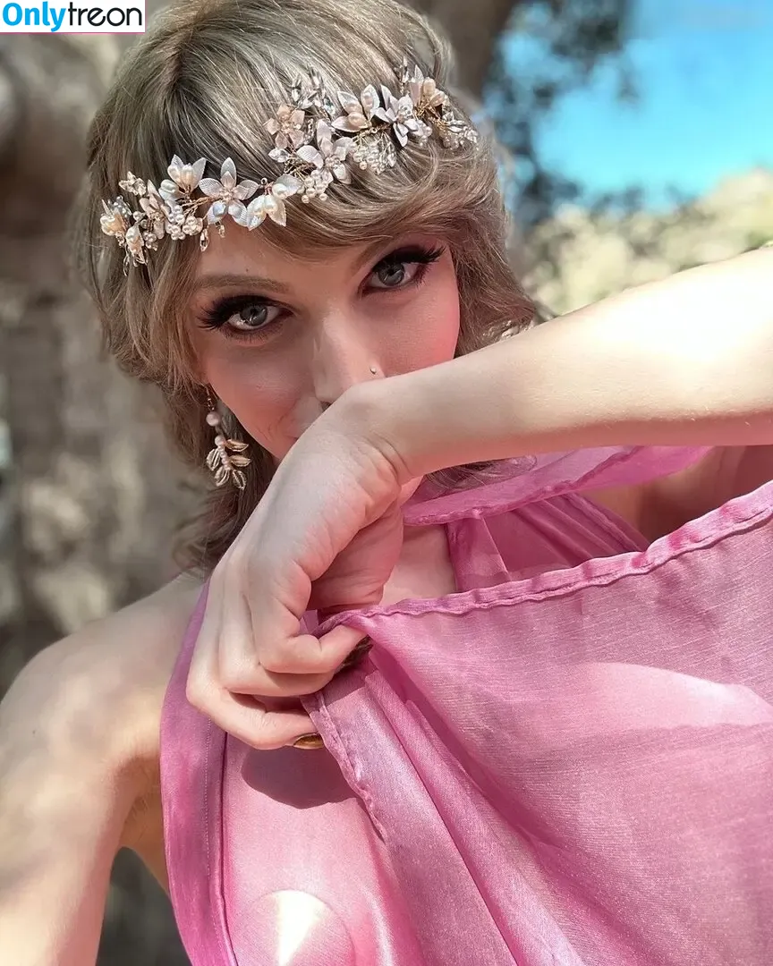 TsIzzyWilde nude photo #0093 (realizzywilde)