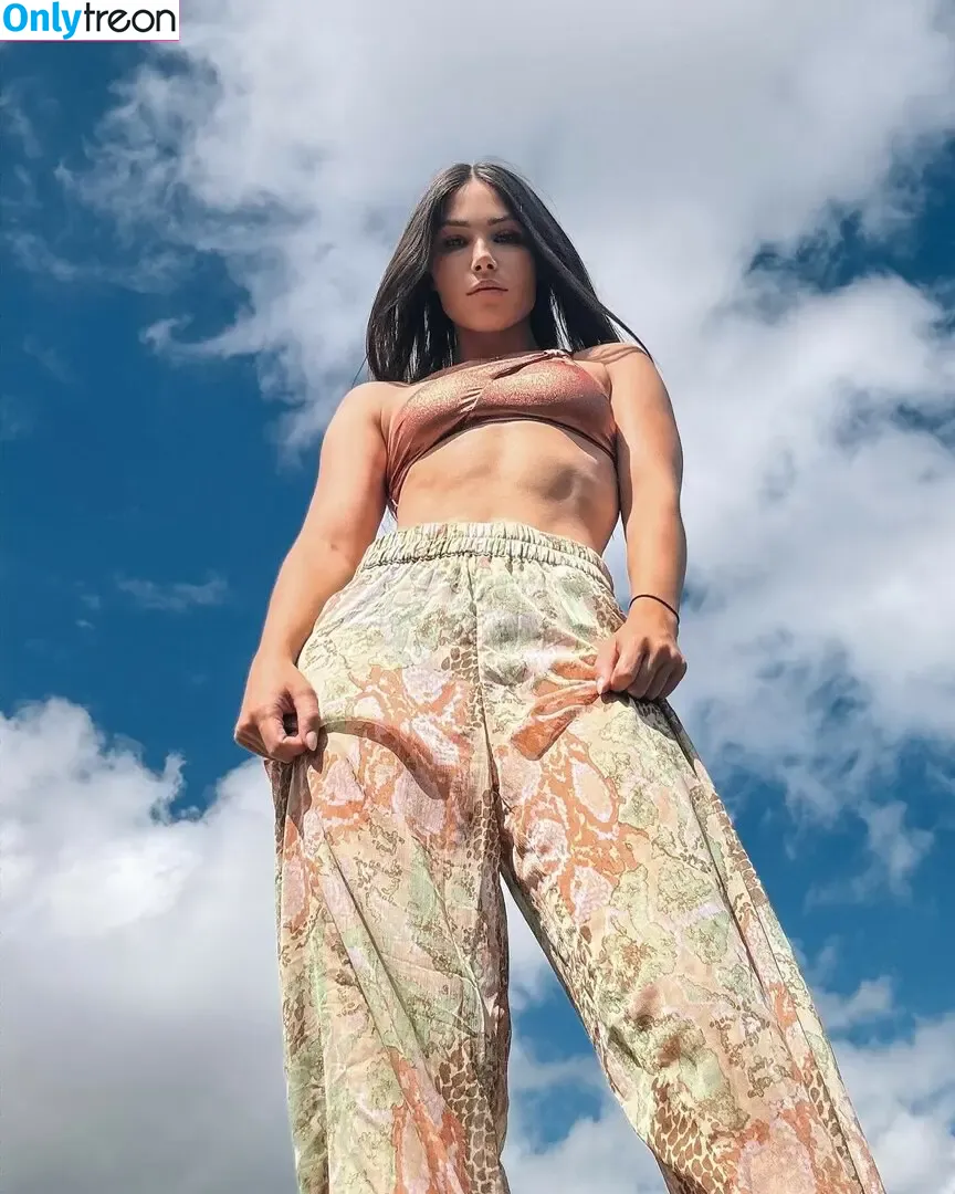 Tslanaxoxo nude photo #0014 (Yourlanatgirl / Yourlittlelana)