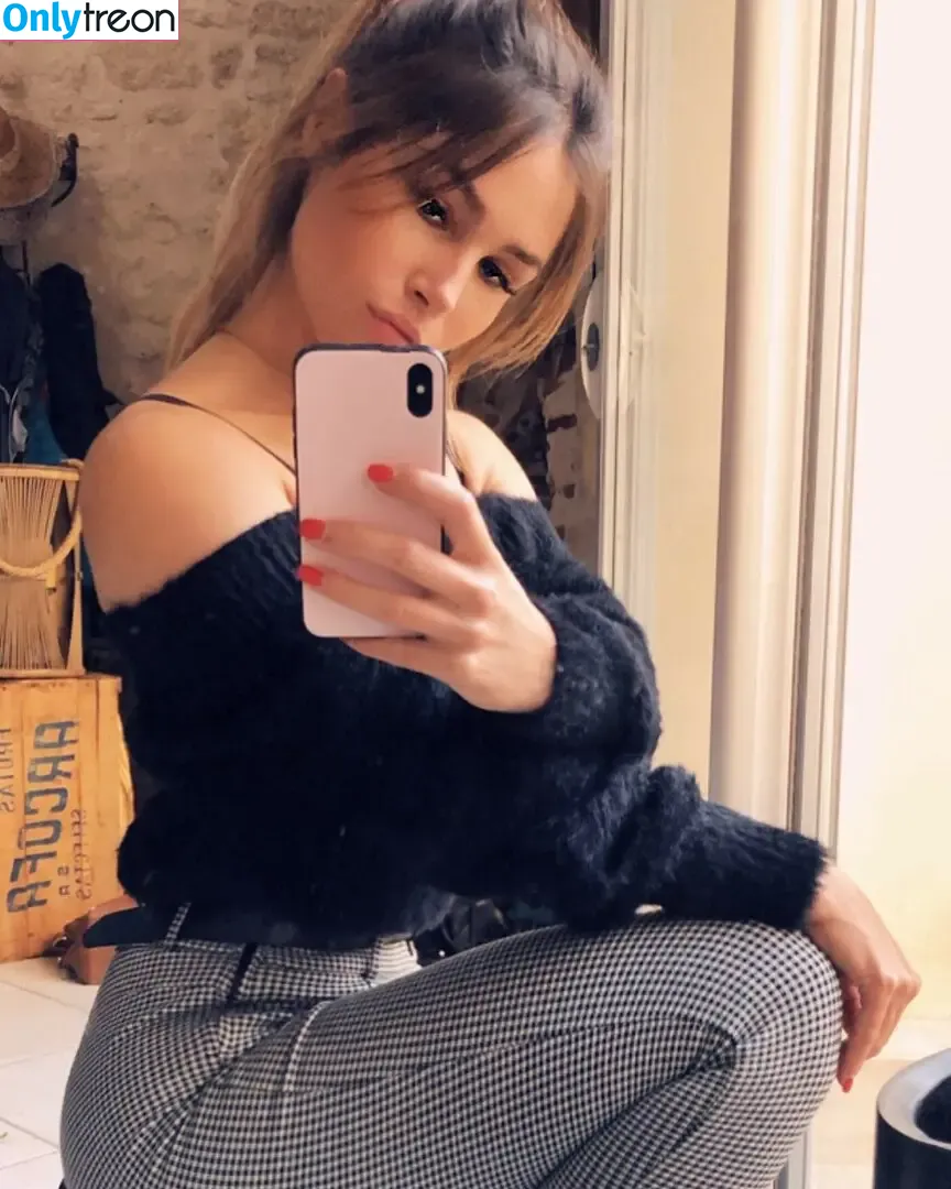 Tslanaxoxo nude photo #0053 (Yourlanatgirl / Yourlittlelana)