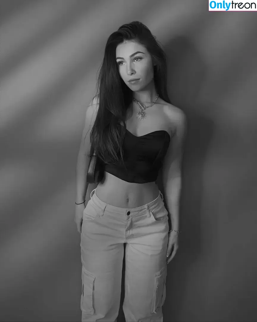 Tslanaxoxo nude photo #0058 (Yourlanatgirl / Yourlittlelana)