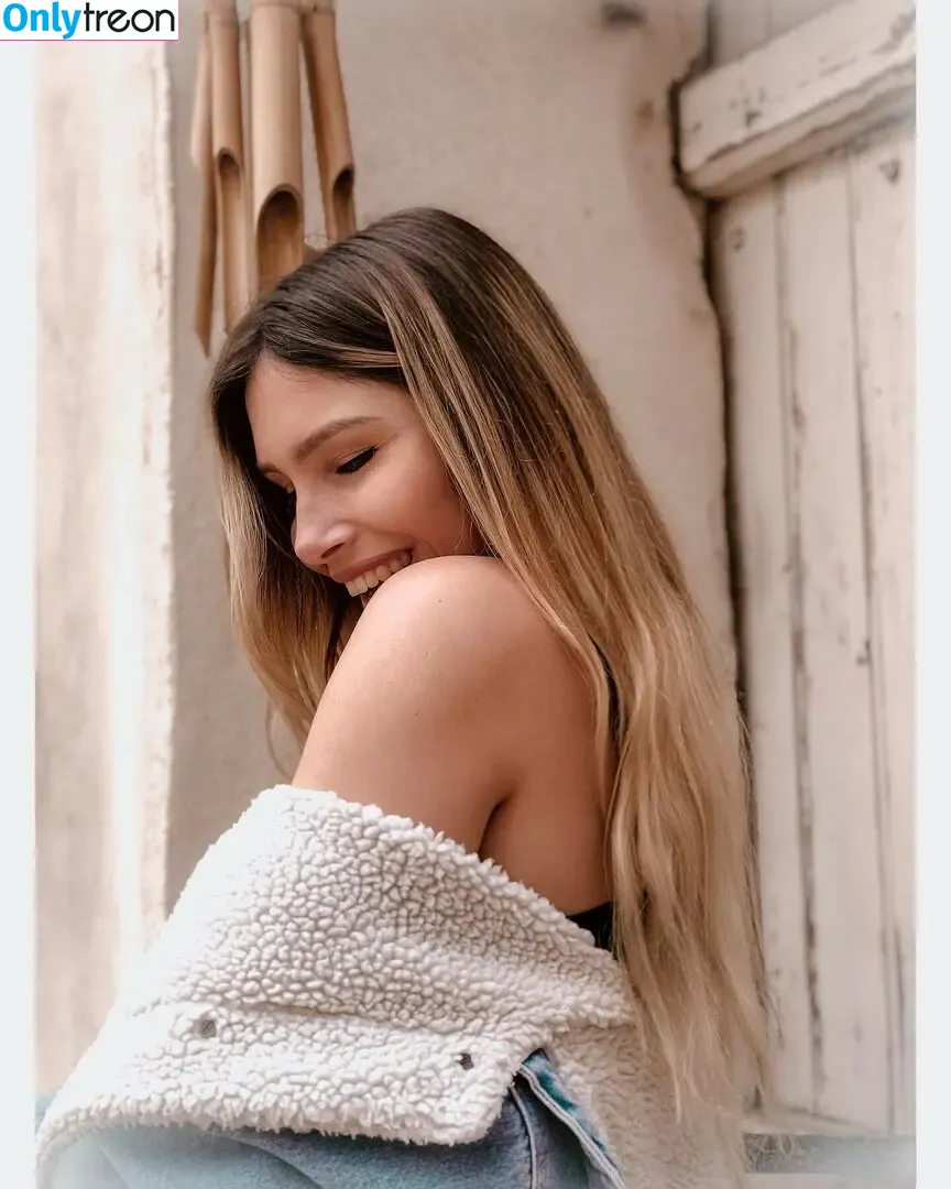 Tslanaxoxo nude photo #0080 (Yourlanatgirl / Yourlittlelana)