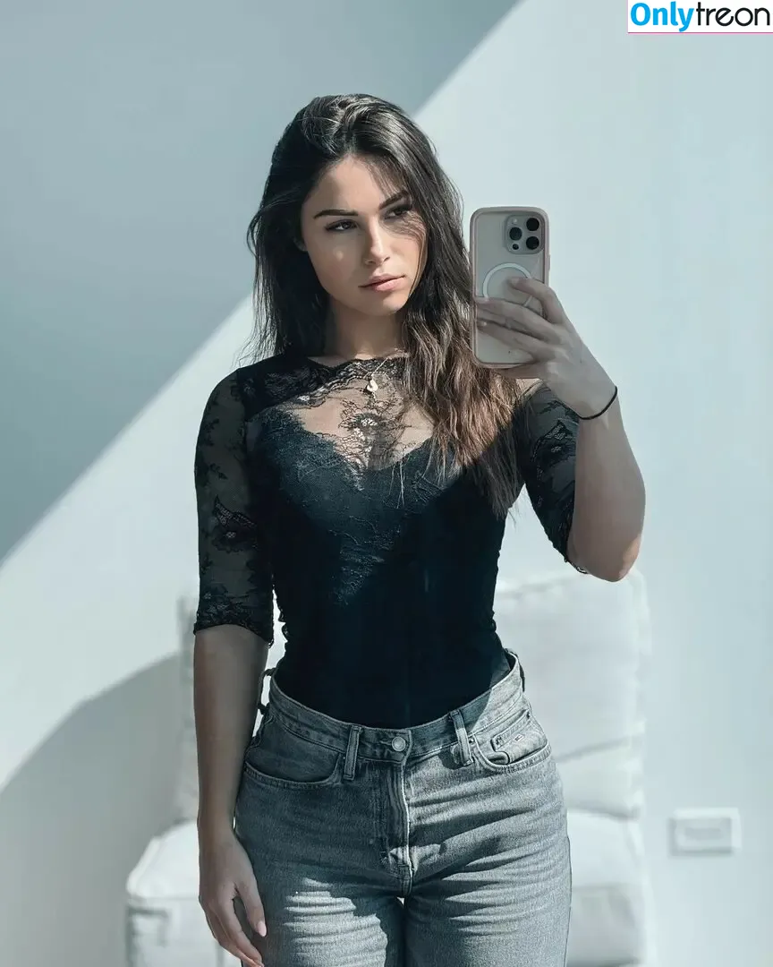 Tslanaxoxo nude photo #0093 (Yourlanatgirl / Yourlittlelana)