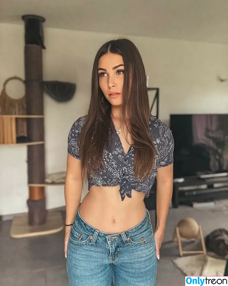 Tslanaxoxo nude photo #0111 (Yourlanatgirl / Yourlittlelana)