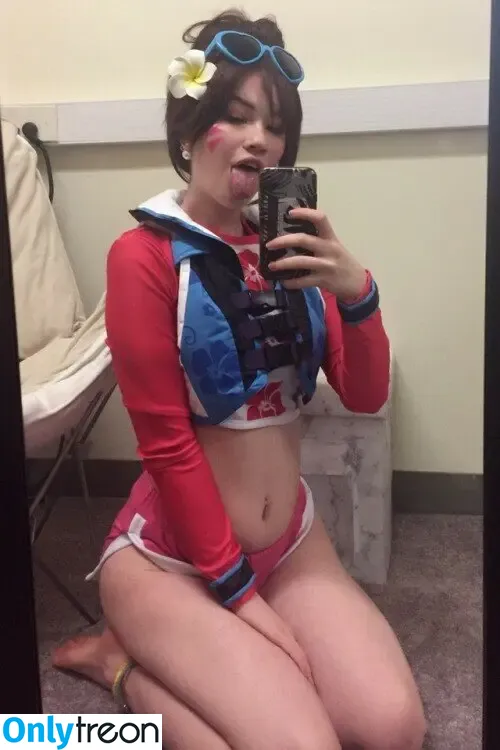 Tthotobot nude photo #0027 (Tthotobot)